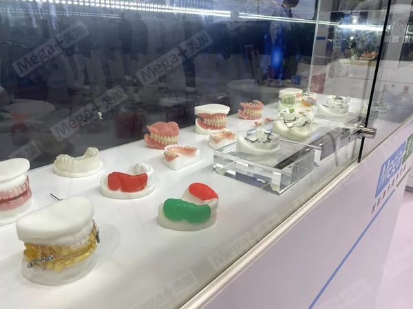 上海世博口腔展:百花齐放,美丽纷呈,美加美牙为你带来别样精彩