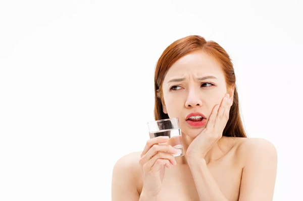 做了隐形矫正以后,我的牙齿变得敏感,怎么办?